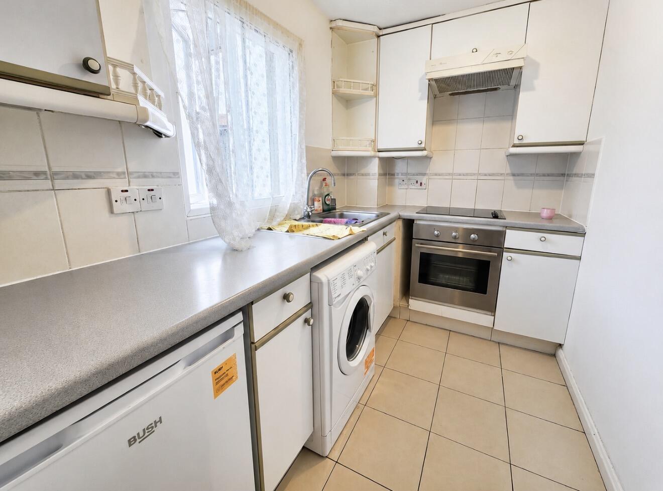 1 bed property in Lampton Road, Hounslow